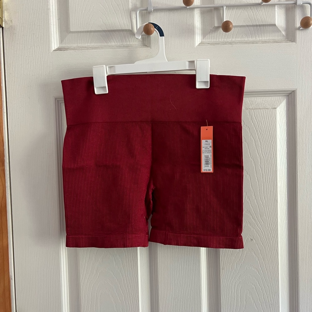 COLSIE (target brand) ribbed gym shorts SIZE XL